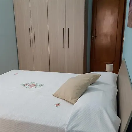 Naxos Apartment *